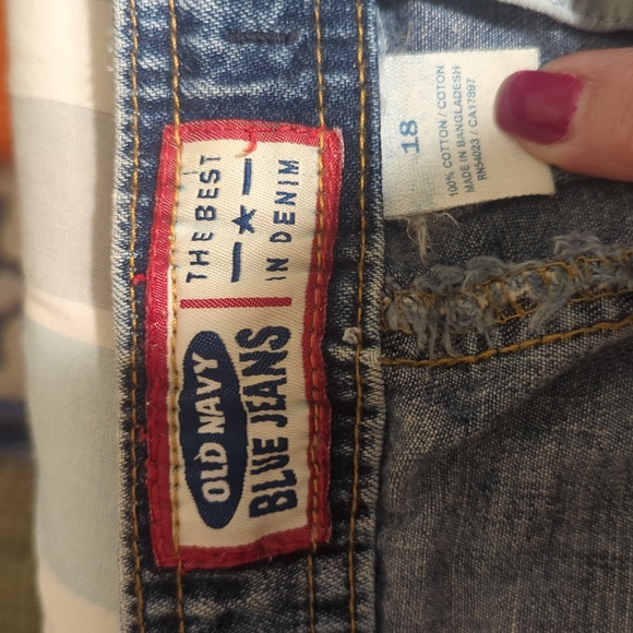 Old Navy jean capris in size 18 - Picture 5 of 5